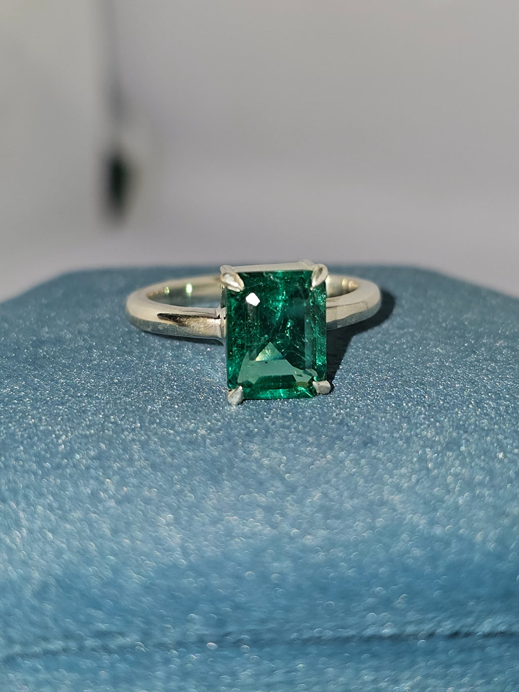 Luxureen Lab Grown Emerald Ring