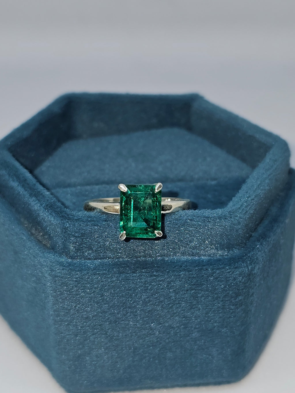 Luxureen Lab Grown Emerald Ring