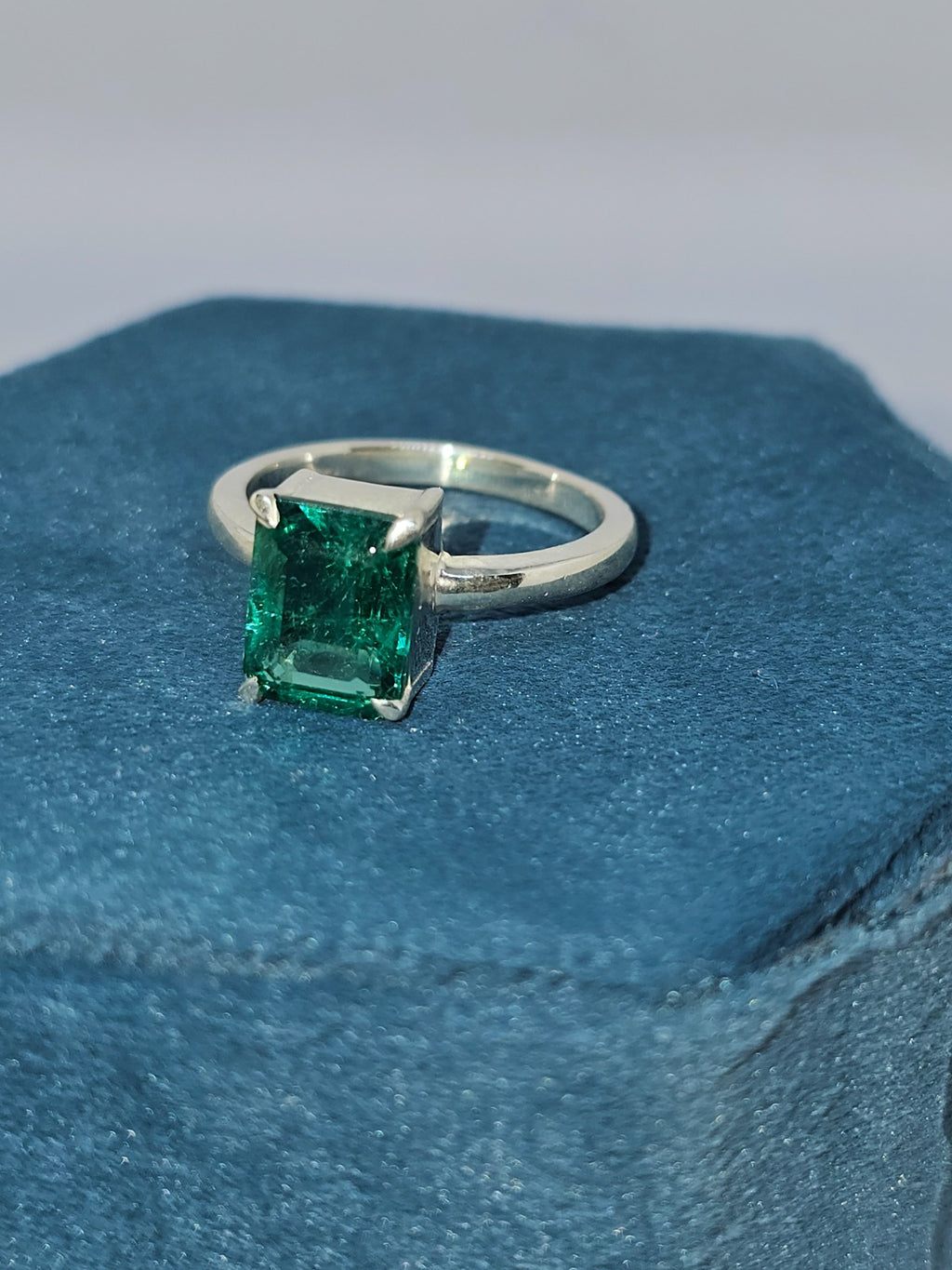 Luxureen Lab Grown Emerald Ring