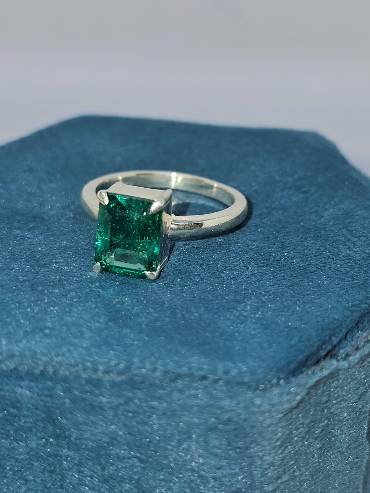 Luxureen Lab Grown Emerald Ring