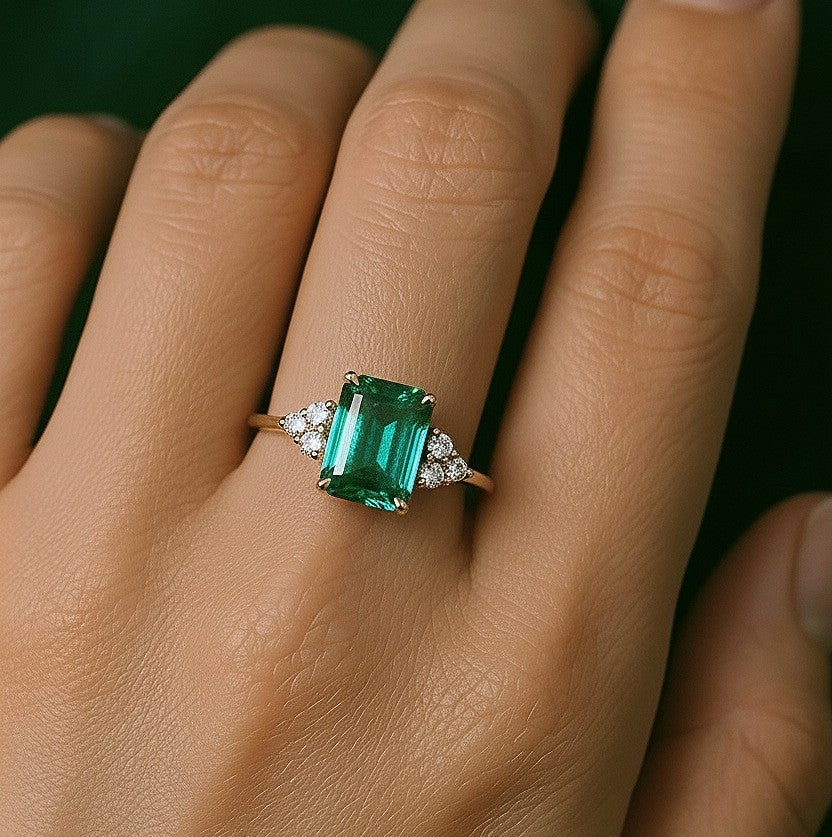 Luxureen Lab Grown Emerald Ring