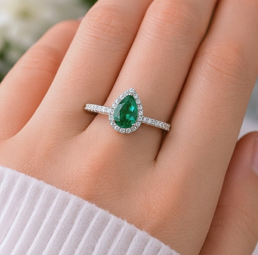 Luxureen Lab Grown Emerald Ring